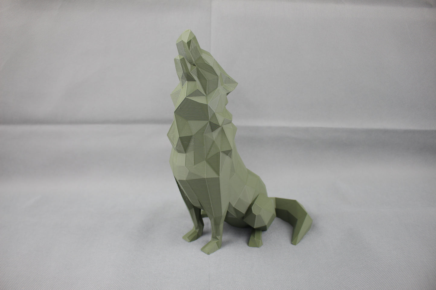 Howling Wolf Statue